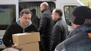 სამტრედიაში ოკუპირებულ ტერიტორიებიდან იძულებით გადაადგილებულ პირებთან ამანათები მიიტანეს