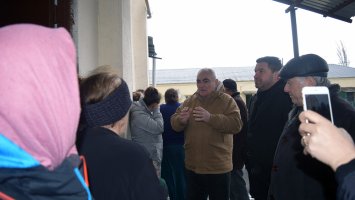 სამტრედიაში ოკუპირებულ ტერიტორიებიდან იძულებით გადაადგილებულ პირებთან ამანათები მიიტანეს