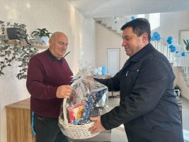 სამტრედიის მერმა შობა–ახალი წელი სტრატეგიული დანიშნულების ობიექტებში, 24 საათიან რეჟიმში მომუშავე პერსონალს მიულოცა