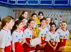 საჯარო სკოლებს შორის, სხვადასხვა სპორტულ სახეობებში, მუნიციპალური ტურნირი მიმდინარეობს