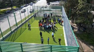 რუსთაველის ქუჩაზე თანამედროვე  სტანდარტების შესაბამისი სპორტული მოედანი მოეწყო