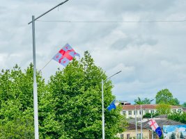 სამტრედიის ქუჩები ევროპის კვირეულთან დაკავშირებით საქართველოსა და ევროკავშირის დროშებით მოირთო