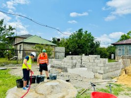ავარიულ სახლებში მცხოვრები, სოციალურად დაუცველი 4 ოჯახისთვის სახლების მშენებლობა მიმდინარეობს