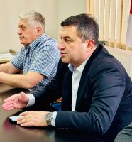 სამუშაო თათბირი მერიის სტრუქტურული ერთეულების ხელმძღვანელებთან და ადმინისტრაციულ ერთეულებში მერის წარმომადგენლებთან