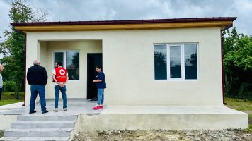 სამტრედიაში ორ უსახლკარო ოჯახს საცხოვრებელი სახლი გადაეცა