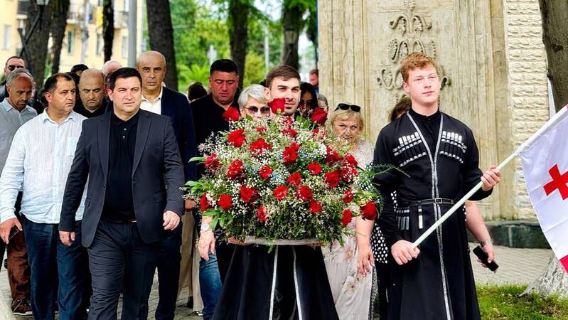 სამტრედიაში 2008 წლის აგვისტოს ომში დაღუპული გმირების ხსოვნას პატივი მიაგეს
