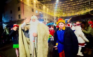 სამტრედიის   მთავარი ნაძვის ხე  საზეიმოდ აინთო