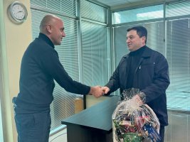 სამტრედიის მერმა შობა–ახალი წელი სტრატეგიული დანიშნულების ობიექტებში, 24 საათიან რეჟიმში მომუშავე პერსონალს მიულოცა