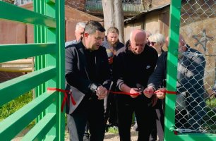 რუსთაველის ქუჩაზე თანამედროვე  სტანდარტების შესაბამისი სპორტული მოედანი მოეწყო