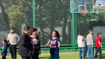 რუსთაველის ქუჩაზე თანამედროვე  სტანდარტების შესაბამისი სპორტული მოედანი მოეწყო