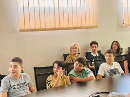 პირველად სამტრედიაში, მუნიციალიტის მერის, დავით ბახტაძის ინიციატივით საჯარო სკოლებს შორის, მყარი ნარჩენების გადამუშავების თემატიკაზე კონკურსი გაიმართა