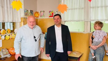 სამტრედიის მერმა ბავშვებსა და პედაგოგებს ახალი სასწავლო წლის დაწყება  მიულოცა