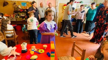 სამტრედიის მერმა ბავშვებსა და პედაგოგებს ახალი სასწავლო წლის დაწყება  მიულოცა