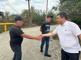 სოფელ დიდ ჯიხაიშში 26- ე ქუჩა და აღნიშნული ქუჩის ჩიხები იგება