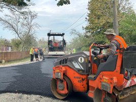 სოფელ დიდ ჯიხაიშში 26- ე ქუჩა და აღნიშნული ქუჩის ჩიხები იგება