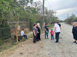 სოფელ დიდ ჯიხაიშში 26- ე ქუჩა და აღნიშნული ქუჩის ჩიხები იგება