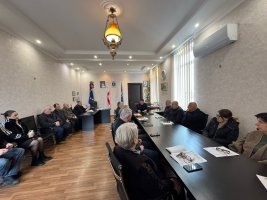 მერმა,  სამსახურის უფროსებთან მიმდინარე, დაგეგმილ და დასრულებულ პროექტებზე ისაუბრა