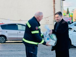 სამტრედიის მერმა შობა–ახალი წელი სტრატეგიული დანიშნულების ობიექტებში, 24 საათიან რეჟიმში მომუშავე პერსონალს მიულოცა