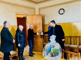 სამტრედიის მერმა შობა–ახალი წელი სტრატეგიული დანიშნულების ობიექტებში, 24 საათიან რეჟიმში მომუშავე პერსონალს მიულოცა