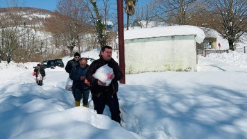 სამტრედიაში ძლიერმა თოვლმა და სტიქიურმა მოვლენებმა გამოიწვია პრობლემები მაღალმთიან სოფლებში – მუშაობა უწყვეტ რეჟიმში გრძელდება