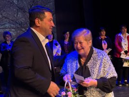 სამტრედიელი ქალბატონების დაჯილდოვება და გაზაფხულის დღესასწაულებისადმი მიძღვნილი კონცერტი