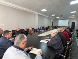 სამტრედიის მუნიციპალიტეტში მერის თათბირი გაიმართა სამსახურების უფროსებთან და მერის წარმომადგენლებთან