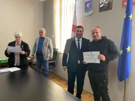 სამტრედიის მერმა სტიქიის დროს გამოჩენილი თანადგომისთვის მოხალისეები დააჯილდოვა