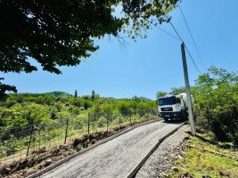 დაბლა გომის მე-6 ქუჩაზე ბეტონის გზის მოწყობა მიმდინარეობს