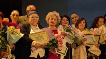 სამტრედიაში ღვაწლმოსილი მასწავლებლები დააჯილდოვეს