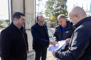 სამტრედიაში ცენტრალური სკვერის მასშტაბური რეაბილიტაცია მიმდინარეობს