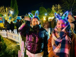 სამტრედიაში საზეიმოდ აინთო ქალაქის მთავარი საახალწლო ნაძვის ხე