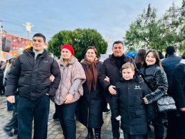 სამტრედიაში საზეიმოდ აინთო ქალაქის მთავარი საახალწლო ნაძვის ხე