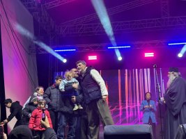 კახა კალაძე სამტრედიაში სოციალურად დაუცველ ოჯახებს საცხოვრებელი სახლები გადასცა