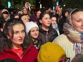 კახა კალაძე სამტრედიაში სოციალურად დაუცველ ოჯახებს საცხოვრებელი სახლები გადასცა