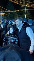 კახა კალაძე სამტრედიაში სოციალურად დაუცველ ოჯახებს საცხოვრებელი სახლები გადასცა