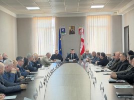 სამტრედიის მუნიციპალიტეტის მერიაში სამუშაო შეხვედრა გაიმართა