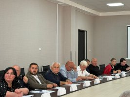 დავით ბახტაძემ მუნიციპალიტეტში დაგეგმილი პროექტების განხორციელების საკითხები განიხილა