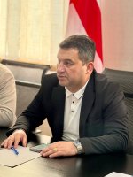 დავით ბახტაძემ მუნიციპალიტეტში დაგეგმილი პროექტების განხორციელების საკითხები განიხილა