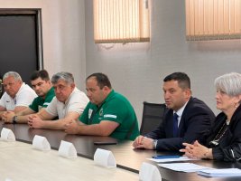 დავით ბახტაძემ ოლიმპიური ფესტივალის წარმატებული მონაწილეები და მათი მწვრთნელები დააჯილდოვა