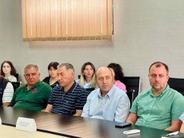 მიმდინარე პროექტები და მოსახლეობის საჭიროებები — სამტრედიის მერიაში სამუშაო შეხვედრა გაიმართა