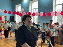 დავით ბახტაძემ საჯარო სკოლების მოსწავლეებსა და პედაგოგებს ახალი სასწავლო წლის დაწყება მიულოცა