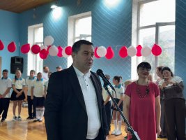 დავით ბახტაძემ საჯარო სკოლების მოსწავლეებსა და პედაგოგებს ახალი სასწავლო წლის დაწყება მიულოცა