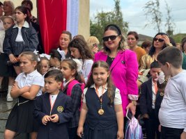 დავით ბახტაძემ საჯარო სკოლების მოსწავლეებსა და პედაგოგებს ახალი სასწავლო წლის დაწყება მიულოცა