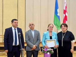 სამტრედიაში ღვაწლმოსილი პედაგოგები დააჯილდოვეს