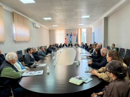 სამტრედიის მერიაში გამართულ სამუშაო თათბირზე ინფრასტრუქტურული პროექტები და მოსახლეობის საჭიროებები განიხილეს